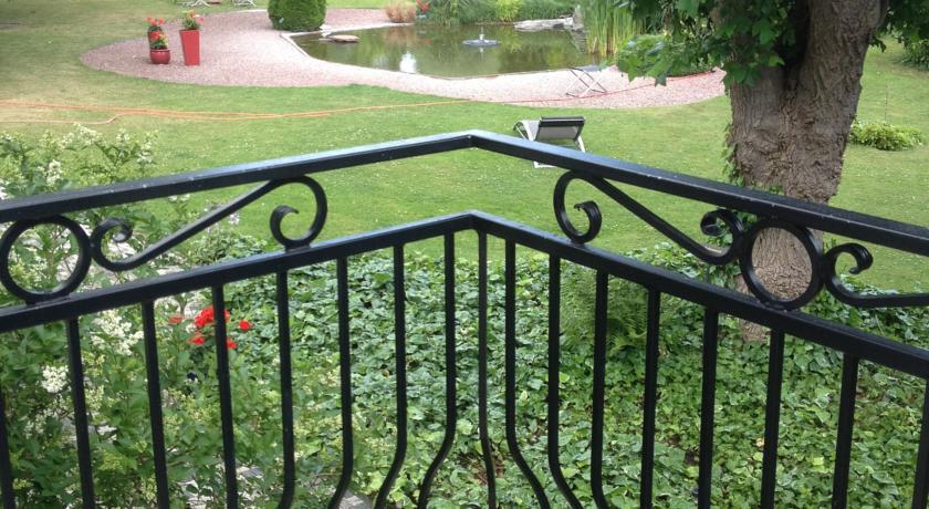 Solrosen I Simrishamn - Oesterlen Bilik gambar