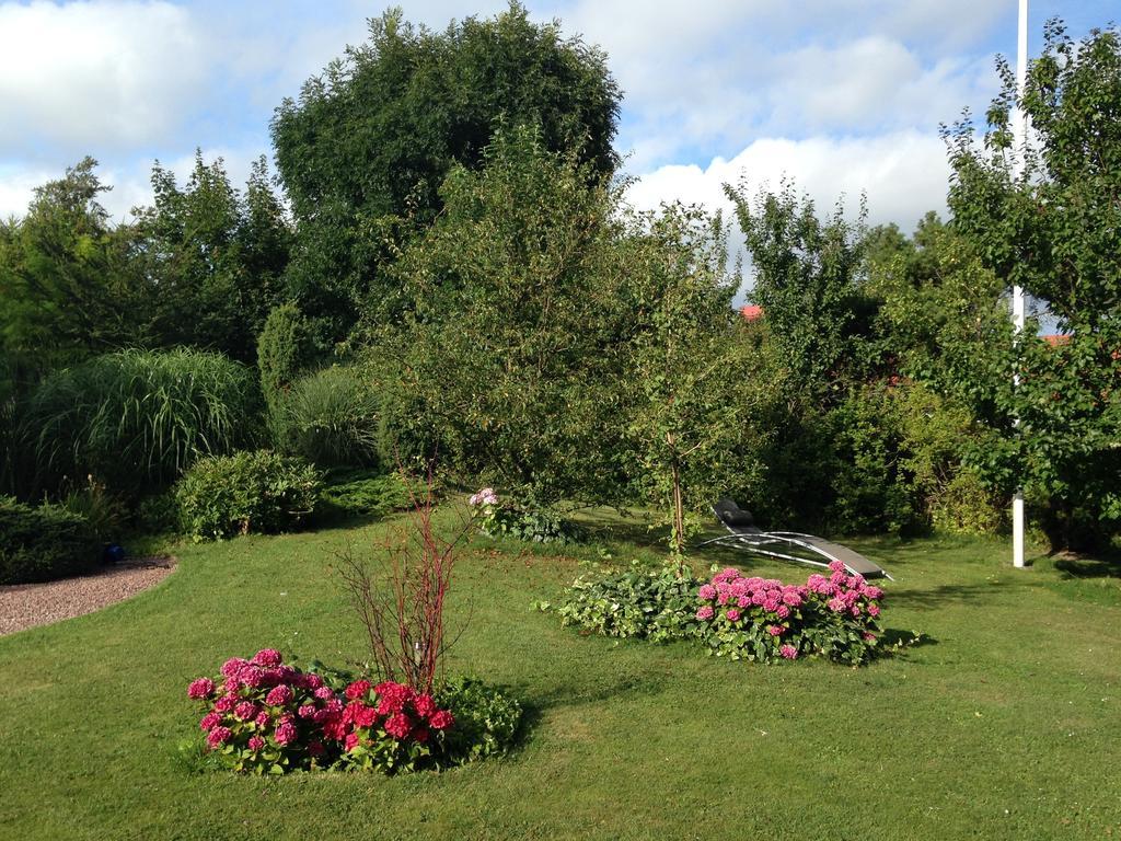 Solrosen I Simrishamn - Oesterlen Luaran gambar