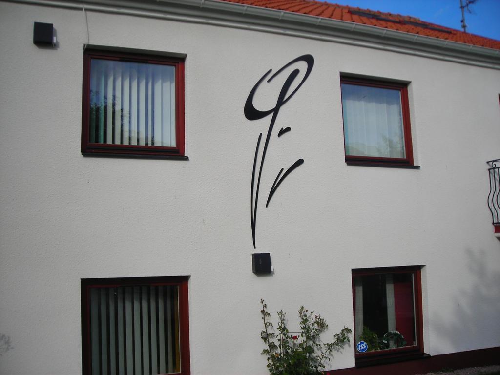 Solrosen I Simrishamn - Oesterlen Bilik gambar