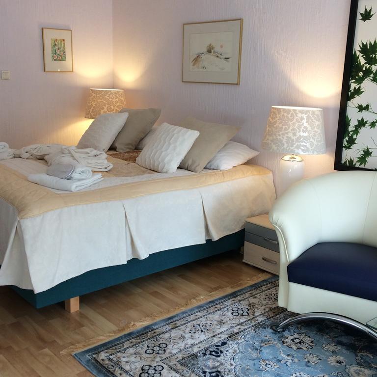Solrosen I Simrishamn - Oesterlen Luaran gambar