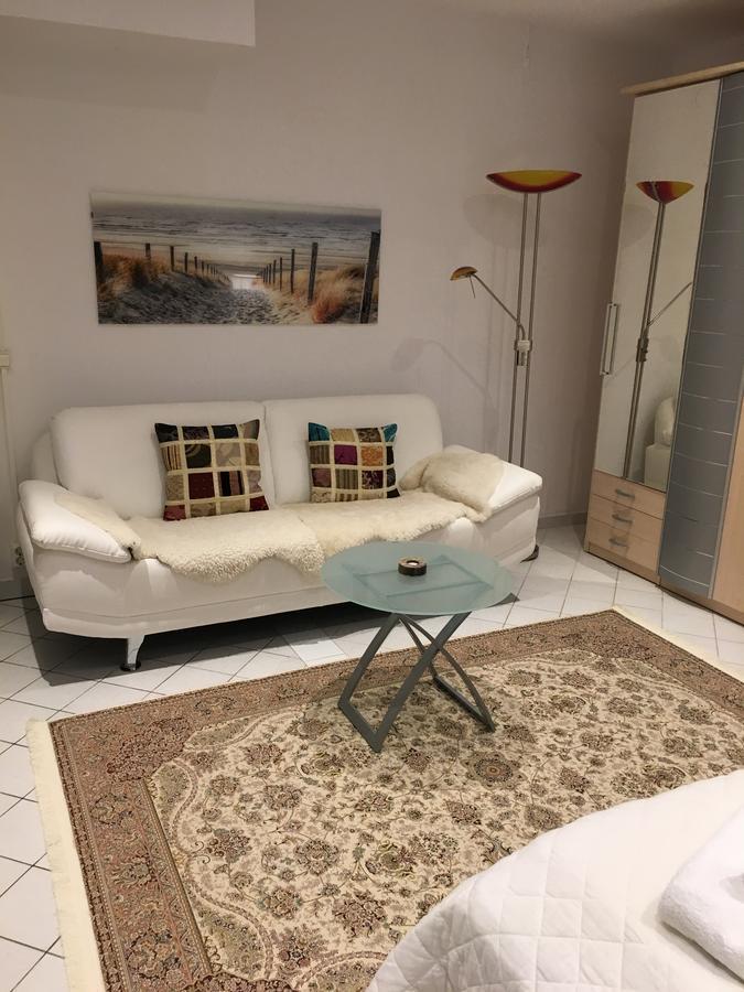Solrosen I Simrishamn - Oesterlen Luaran gambar