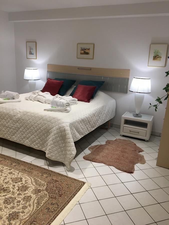 Solrosen I Simrishamn - Oesterlen Luaran gambar